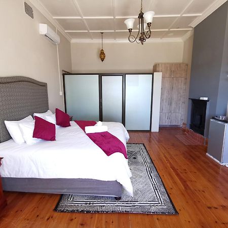Lucolo Palace B&B Aliwal North Exterior foto