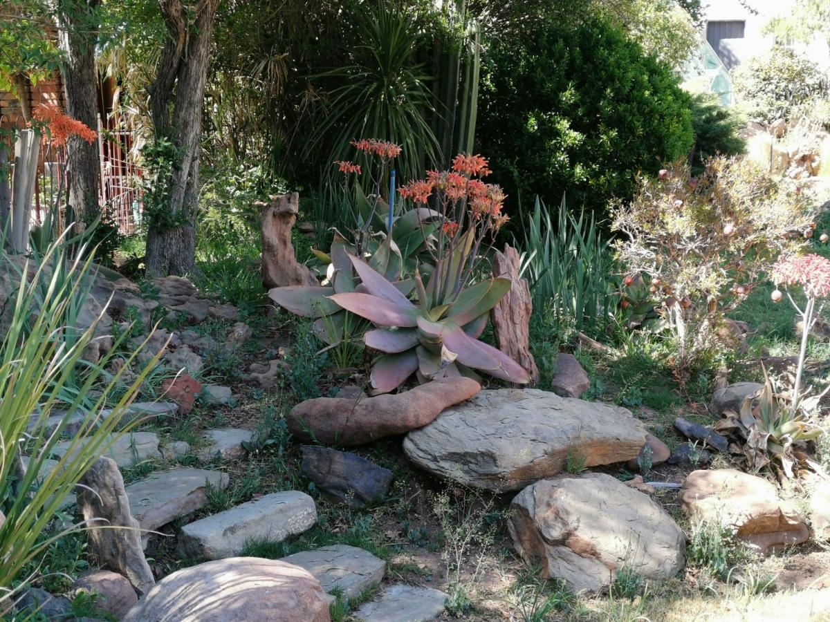 Lucolo Palace B&B Aliwal North Exterior foto